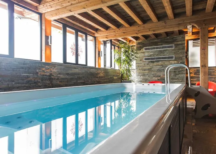 La Maison Rouge 3*