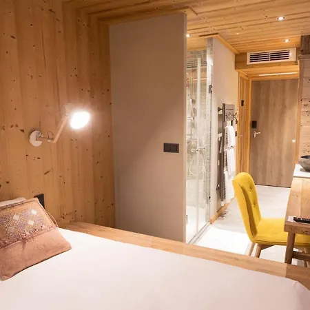 Hotell La Maison Rouge 3*