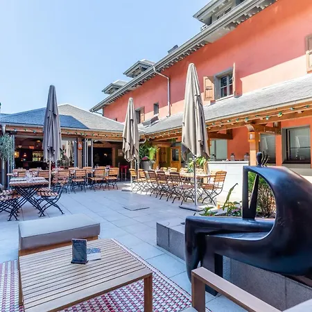 Hotel La Maison Rouge 3*