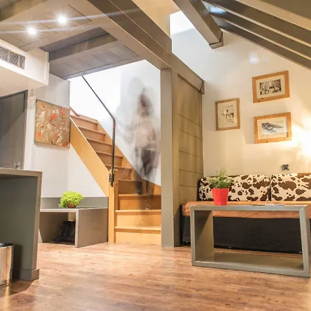 La Maison Rouge 3*