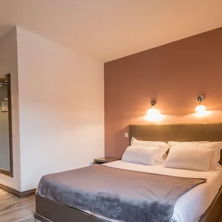 La Maison Rouge 3*