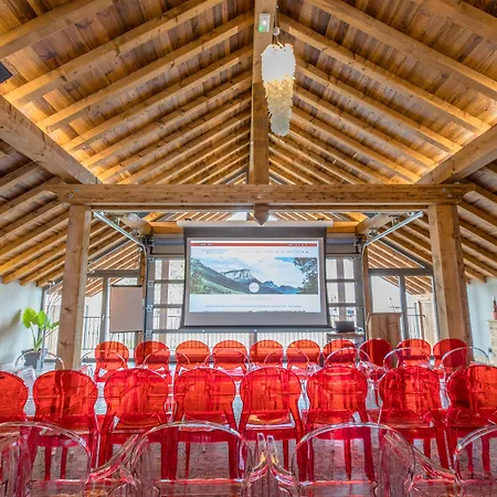 La Maison Rouge 3*